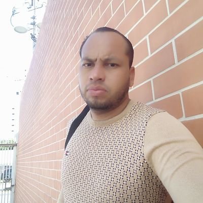 ronny_fr's profile picture. Pasión #Vinotinto.