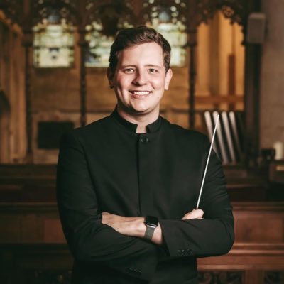 Choral Conductor | @MalmesburySing |@AthenaeumSinger | Cheltenham Choral Society | @PromConsort | @WNOTweet | @HarryEnsemble | #TeamTom on @thevoiceuk 2022.