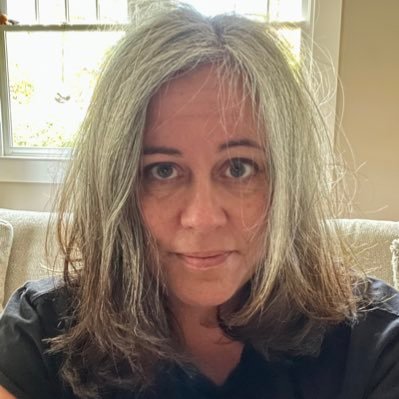 LynnLux's profile picture. 