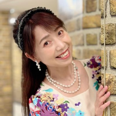 suzu_0211_'s profile picture. 経済系ライター／HITひろしま観光大使／日本舞踊家／着付け／2017年から毎日スニーカーを履いています。エレガントファッション✖️スニーカースタイルを発信。