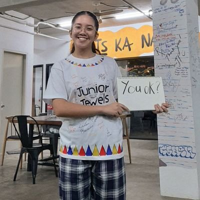 Beazerotwo's profile picture. copywriter 💌 doggo lover 🐶 a swiftie and livie ❤💜 basically a fangirl