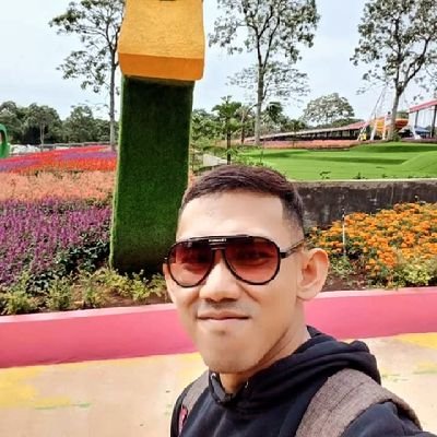 i,m a child,brother,worker, (ANGGUNESIA) and wisata kuliners freak movie and travelller...:).----0 FB:panji waskito,TWITER:@panjiwaskito,PIN BB:22CE2304...:)