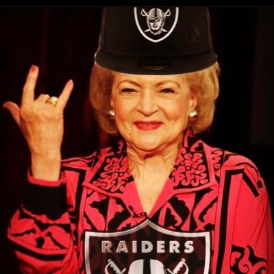 RN4LBuckeye's profile picture. 20| #RaiderNation| #BuckeyeNation🌰 |#DubNation| #BayernMunich🛑⚪️| #GoHalos| #GoBruins| #USAWaterPolo|