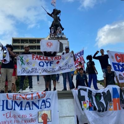 Activista político
Revolución ❤️‍🔥
Resistencia ✊🏼