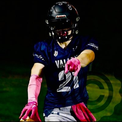 Reece Clermont | 5'9 | 190 Lbs | 4.6 40 | RB/LB/KR | Merrimack Valley HS | Class of 2025 | 2x All-State | 305 Bench | 550 Squat | 550 Deadlift | Varsity Captain