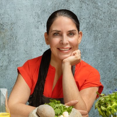 Recetas, tips de cocina, viajes y más, encuéntrame como @zahietellez en Facebook, YouTube, Instagram y TikTok.