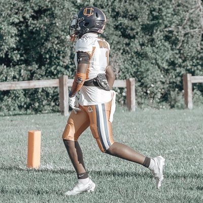 Wr/cb, c/o 28 ,5’7 155IB, 40 Time 4.7 Syracuse student/athlete 110 Percent On and off the field🍊