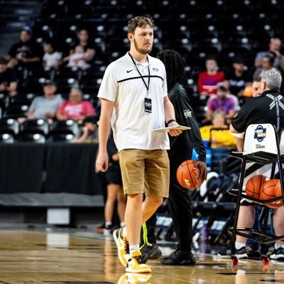 Mizzou ‘26; Manager for @MizzouHoops; Live by core values: toughness, unselfishness, trust, and courage. @MizMbbManagers