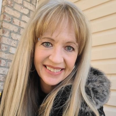 NevieGirl83's profile picture. (she/her) Mom of 3, Gigi, photographer IG:@artisticexposurephotography 💙🏳️‍🌈🏳️‍⚧️ 🗳 📷⚾️🏀🏒 🏈 #GoHoos #FlipCarolinaBlue #BidenHarris2024