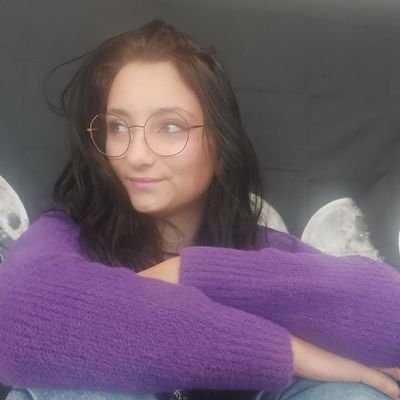 zoeanm's profile picture. all about books 🌒🌕🌘
trying to write a book ..... 🤡
fan of the paranormal and true-crime 👻👽
check out my blog!! 👇🏾