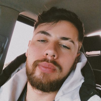 Stassuk_uchiha's profile picture. personificação da irônia e do deboche