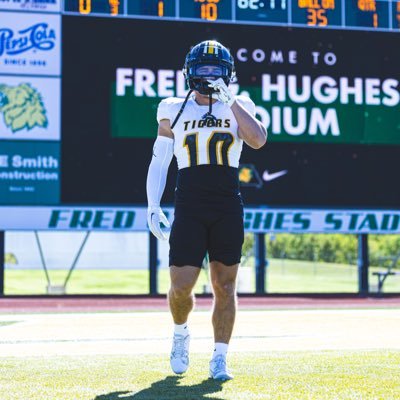 | 913 | FHSU Football |