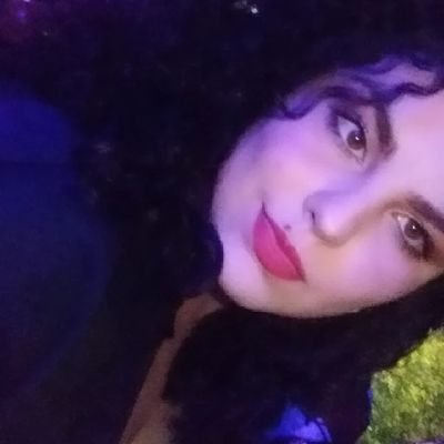 no todo lo que tuiteo me define, solo es contenido.