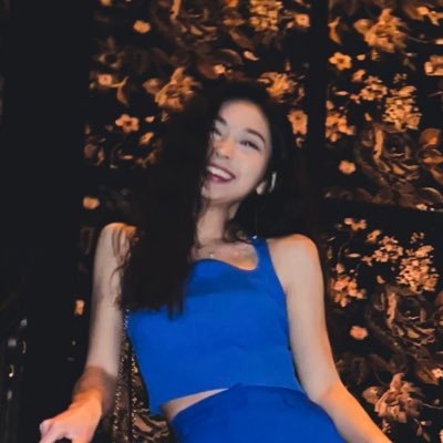 LauraJinxuan_Wu's profile picture. Just another girl learning more and more about less and less.