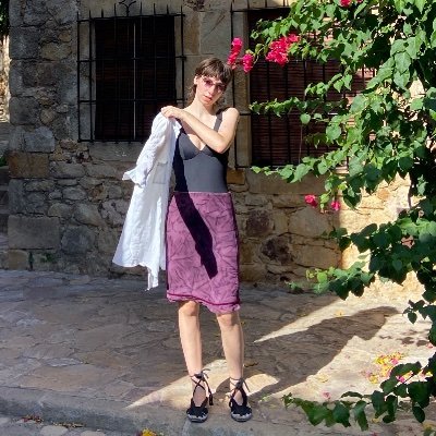 Filòloga catalana i post-millenial.
🐸🌷🍯🐛💐🐝🍓🧚🏻♀️