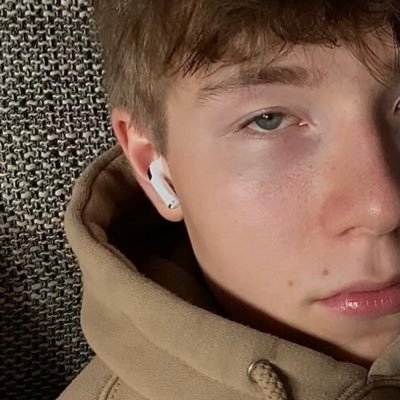 iamdavidcipra's profile picture. 19 🇸🇰 i’m a billie eilish stan for life ,interested in music,history and politics 👀