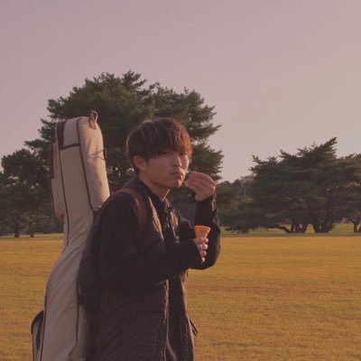 Esleak Gt.Vo.( @Esleak_band )/作詞作曲/弾き語り- kazuma ,new release-「碧/残り香」