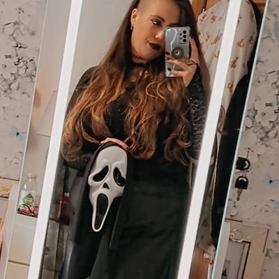 small bussines owner, Epilepsy Warrior. Living and loving life.
Trying to lead a healthy lifestyle unsuccessfully 😂😂
insta-@bubblesandbliss.x