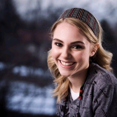 Hi BayBees.I have support AnnaSophia Robb since I was 5(2004).and I am never going to stop.