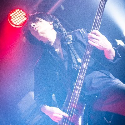 4弦弾きのサラリーマンで2児のちち/
5th Void、Phase 4、OGADETHのベース担当/
自治会広報新聞・防災担当、カメラ・オールドレンズ(スナップ撮影散策)、バレーボール、仏像・寺社仏閣、筋トレ、ホラー映画(特にゾンビとサスペンス)好き