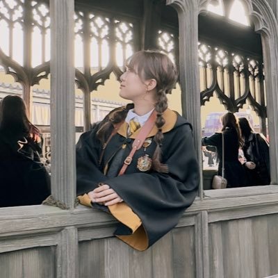 HarryPotter / FB / HUFFLEPUFF 🦡🏆 / 全作映画館で鑑賞して育ちました！お洒落な魔法界グッズを集めて写真撮影するのが趣味 卒業後は魔法省勤め🎓副業は夜の騎士バスの乗務員 【Tour 23'10/28 ,USJ 24'1/20 北海道 ✈︎ 遠征組】