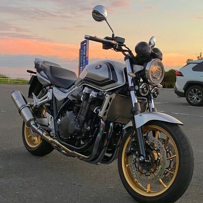 szk_youyou's profile picture. 新潟のCB1300SF乗りです。
犬飼ってます。
仲良くして下さいませ🏍️