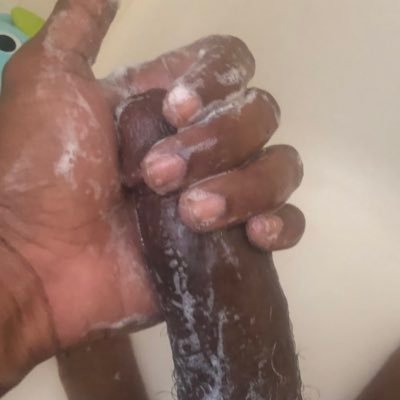 18+ only… A chocolate mfer with a third leg! DMs Open .PRIVATE PROFILES WILL BE BLOCK!  send me nudes