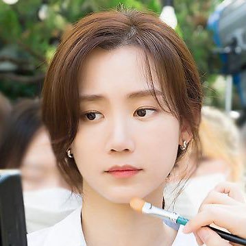beenniyys's profile picture. #신현빈 알아가는중..🤍
