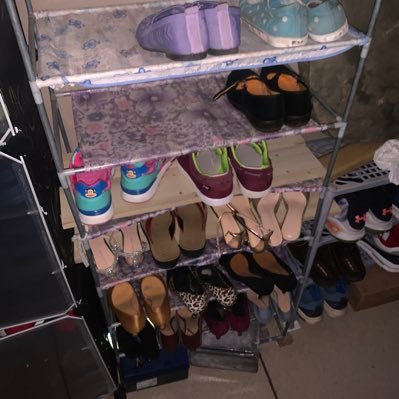 damowangcum's profile picture. 扫楼，扫女生原味鞋子自己穿，带锁半年，不是伪娘不是gay，性取向正常，QQ3833037798，注明来意