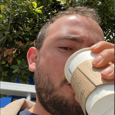 Aliicam's profile picture. öylece izliyorum