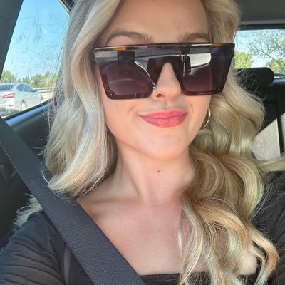poly sci major 🤍 (she/her) https://t.co/Dtvx64Isy6