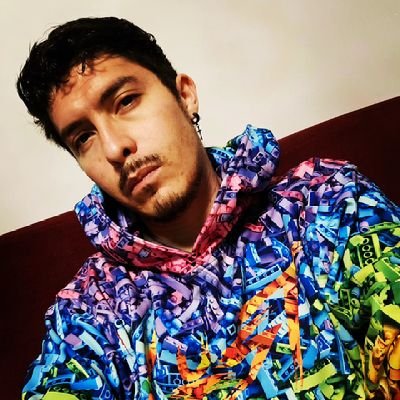 - Diseñador Gráfico 👨💻🖋
- Apasionado de la F1 🏎🏁
- Sneaker Lover 👟🔥
- Chivahermano 🔴⚪️