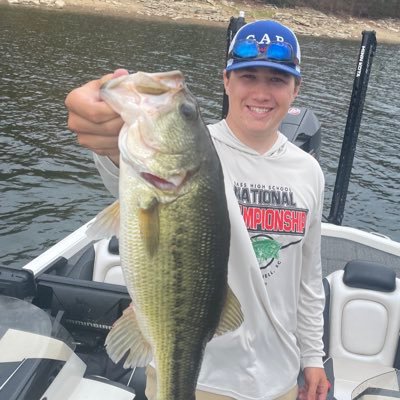 CHS 25’ - 🎣 insta = barrettmnewton SC = barrett3up3down Bassmaster & MLF High School Fishing