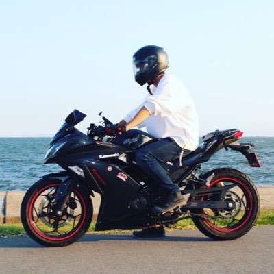 ninja250乗ってるスーパーハイパー初心者ライダーです