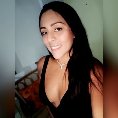 Lic. En Comunicación Social. Dueña de empresa que ofrece servicios de barra móvil, coctelería y catering... 🍻🍭🤩 IG: @honeysdrink