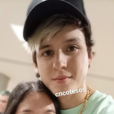 🎙️Chris voice: “Laurita mi amor, saluditos por allá por Colombia, te quiero muchísimo“ @KimMoonlight_