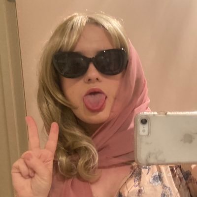blanchventsmell's profile picture. puttana / nonna complex