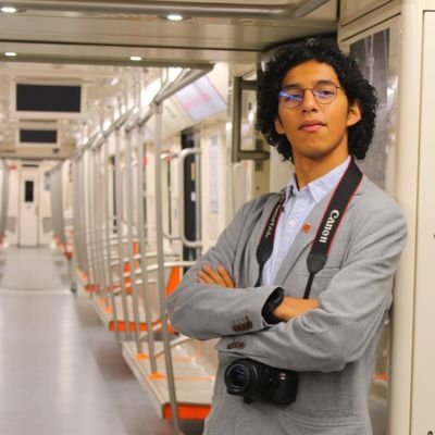 Estudiante de Urbanismo en la UNAM.
Ex-Fotógrafo en la SEMOVI CDMX.
Compartiendo historias del transporte en México.