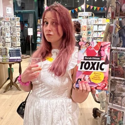 Go ahead and light me up 🔥
Journalist, Sunday Times. TOXIC out now @FleetReads (UK) and @ABRAMSbooks (US). Agent: @littlehardman
sarah@sarahditum.com