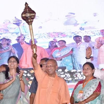 प्रदेश मंत्री भारतीय जनता पार्टी, उत्तर प्रदेश | पूर्व सदस्य राज्य महिला आयोग, उत्तर प्रदेश सरकार | पूर्व उप महापौर, प्रयागराज नगर निगम