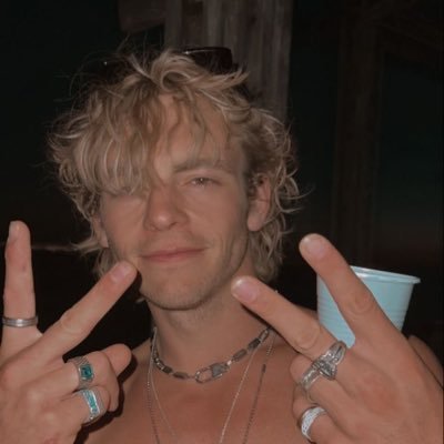 annathamesjk's profile picture. sim eu voltei