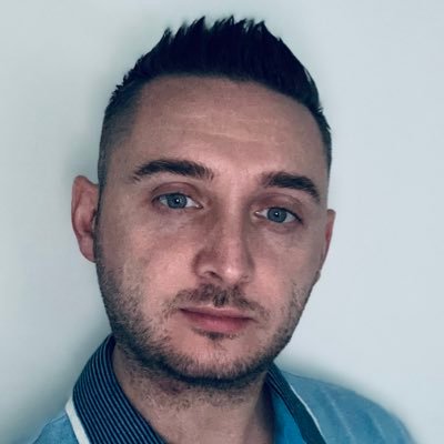 Karsten_Holly's profile picture. 💻Work Hard Play Hard🕹