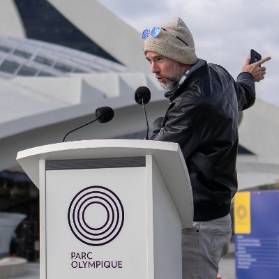 Porte-parole du Parc olympique, je vois le mât du Stade de ma fenêtre. MTL, Vieux-Rosemont. Team Android. bjj.