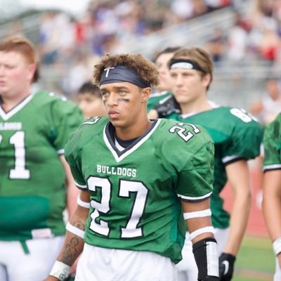 Lindenhurst Varsity Football, Wrestling, and Track Captain 5’8, 170 lbs, 11.7 100 meter dash OLB, 3.4 GPA 24’ Email: @maddoxlittlecollier@icloud.com 6315261145