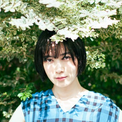 Natsu Summer 愛媛▷東京 シティポップ・レゲエシンガー/DJ 永井博氏のイラストによる『トロピカル・ウィンター』など13枚のレコードと6枚のCDをリリース。#大型二輪#2級小型船舶#お酒