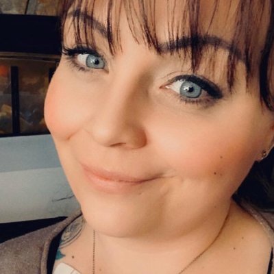 CoxA_drian947's profile picture. Sitting a for long time is also harmful to the spine. Mom of 4, Manicur artist