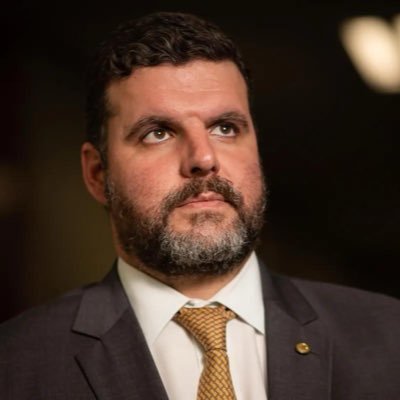 Deputado Federal pelo Paraná. Presidente da FPA.Mestre em Ciências Políticas, Especialista em Administração Pública e Marketing Político.