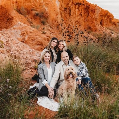 Husband💕Dad👩🏻👱🏻‍♀️👱🏼‍♂️🐕Coach 🏀 New Mexico Junior College 💛❤️