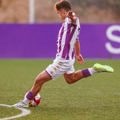 jugador del Real Valladolid 💜🤍