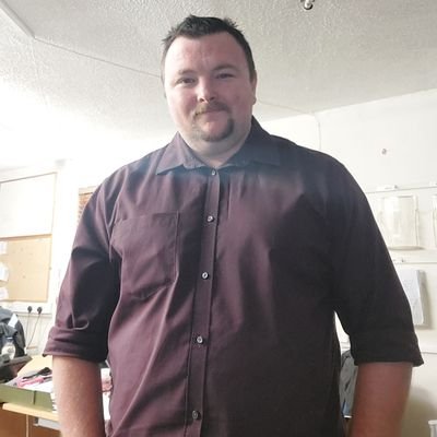 demon344518's profile picture. I'm 36 years old night manager and work as a night club bar man, I enjoy chatting and making new friends 😀 👍